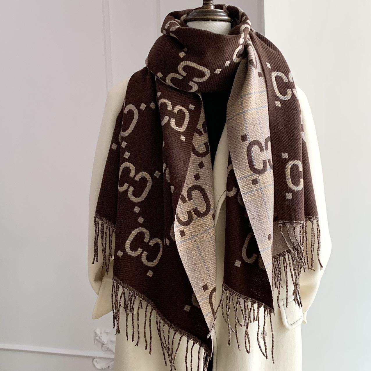 

Розкішний жіночий двосторонній шарф з кашеміровим відчуттям з китицями – Високоякісна, універсальна, тепла шаль для осені та зими