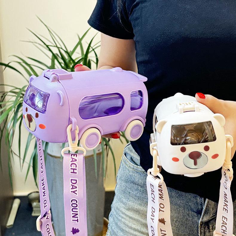 High-Capacity Children's Pop-Up Straw Water Cup - Portable Baby Bus Design