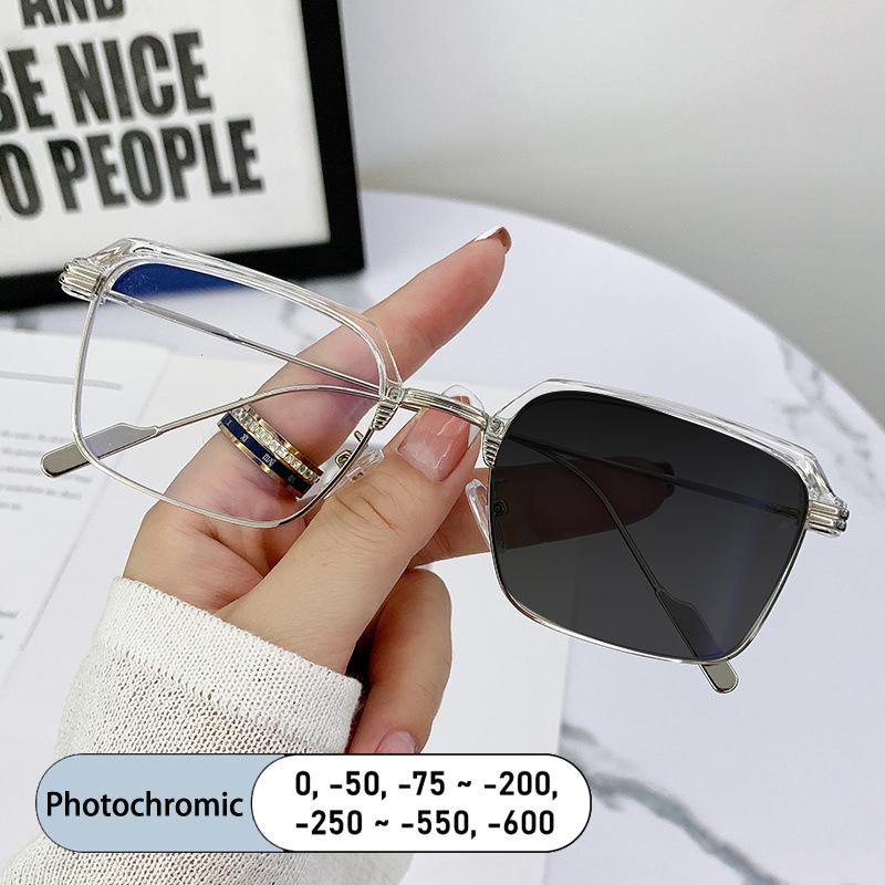 New Fashion Brand Design Women Eyebrows Eyeglass Frame Anti Blue Light Short Sight Prescription Myopia Glasses Photochromic -1.5