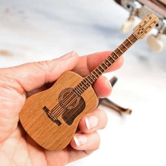 Hölzerne Gitarrenplektrumbox mit Ständer, Gitarrenplektrum-Präsentationsbox mit 3 Gitarrenplektren, Aufbewahrungskoffer für Schreibtischplektren, Geschenk für Gitarristen