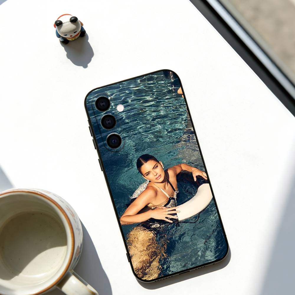 Чехол для телефона Kendall Jenner для Samsung Galaxy A73, A72, A71, A70, A53, A52, A51, Мягкий черный чехол Samsung a50 30s 50s