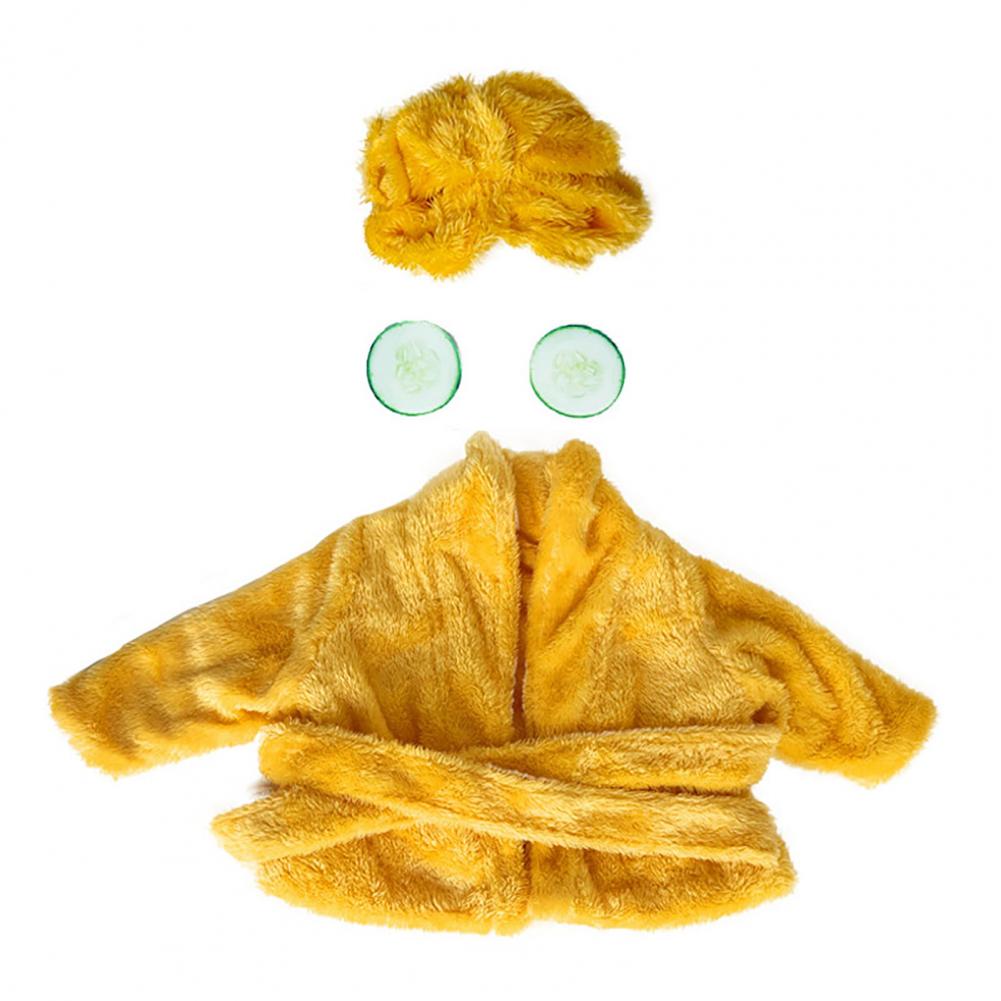 

Porch Goose Lady Outfit Cute Bathrobe with Cucumber Slices And Shower Cap Plastic Lawn Goose Statue Outdoor Garden Decoration