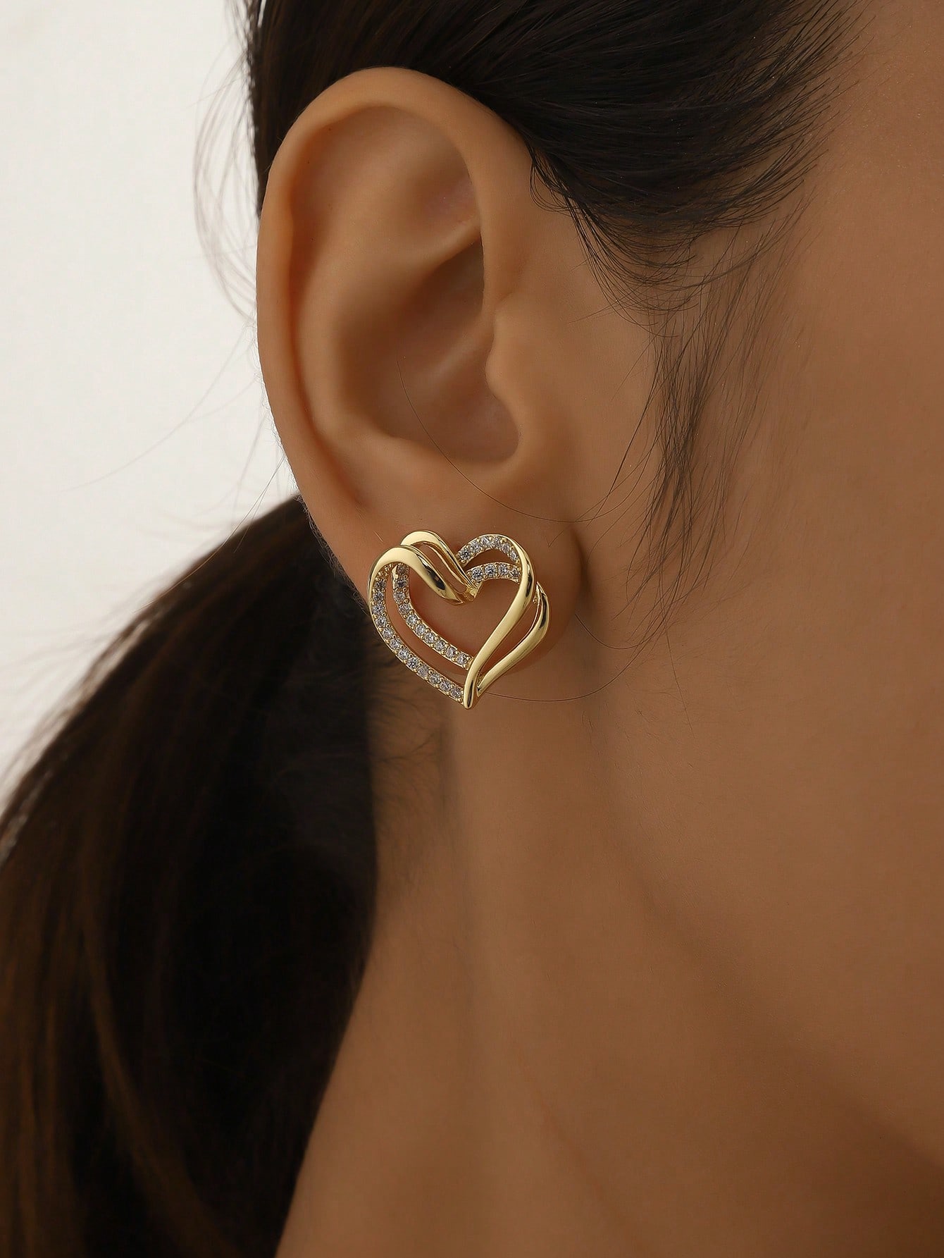 

1 пара модных серег-гвоздиков из нержавеющей стали с фианитом в виде сердца для женщин для повседневного украшения