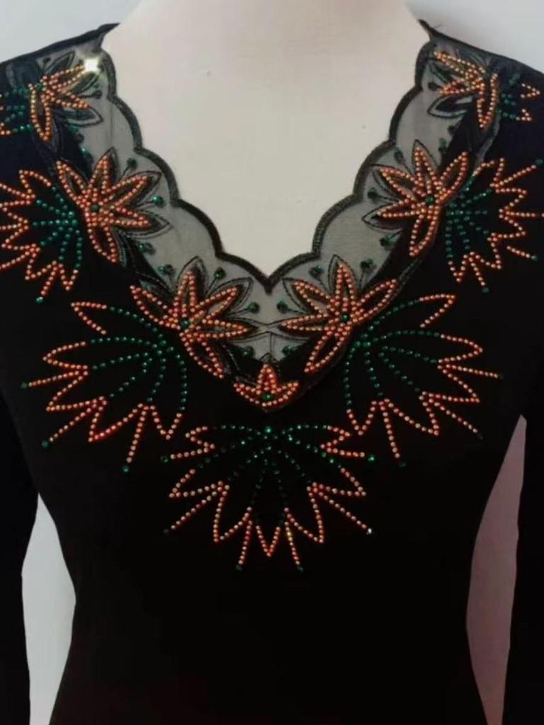 Elegant V-Neck Embroidered Lace Top with Rhinestones - Age-Reducing, Tummy Concealing, and Warm for Autumn & Winter.