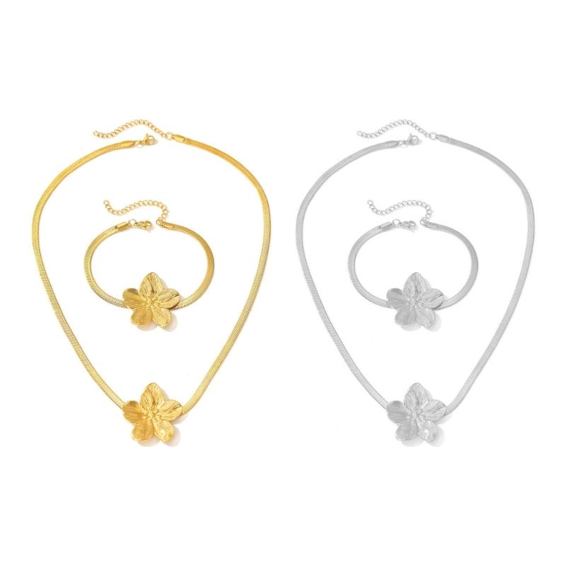 Elegant Vintage Flower Pendant Jewelry Set for Women Stainless Steel Necklace and Bracelet Perfect for Formal Occasions