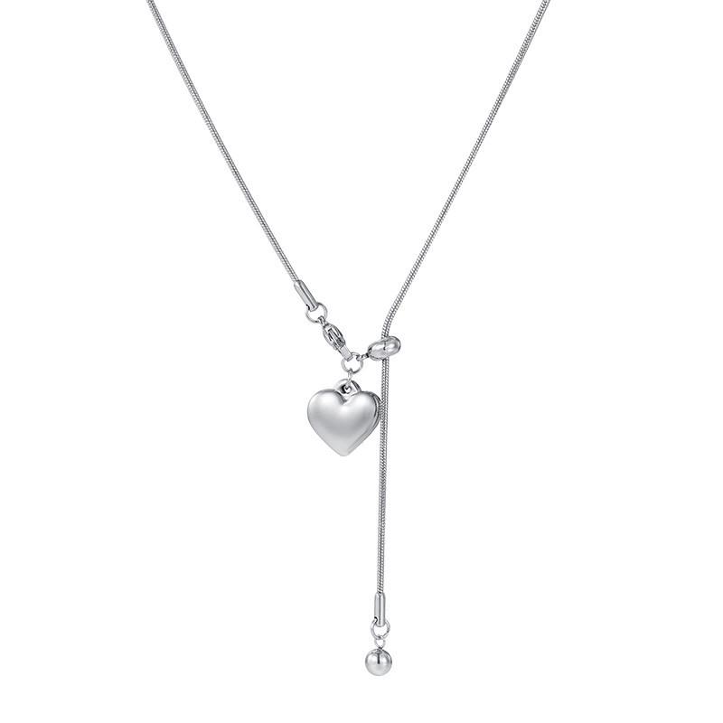 Women's Silver Heart Pendant Necklace - Adjustable Clavicle Chain with High-End Niche Design, Long-Style Luxury Accessory