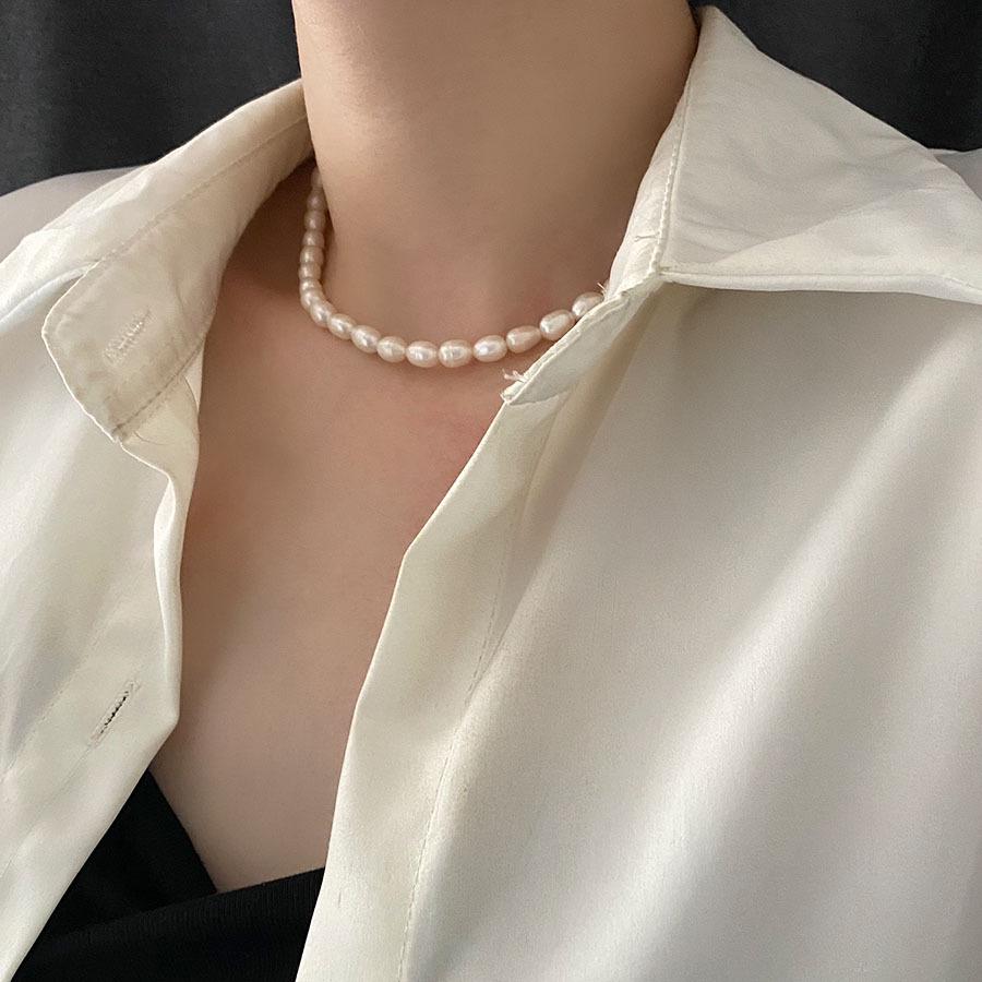 2023 Summer Luxury Freshwater Pearl Clavicle Necklace for Women: Baroque Sweet, Cool Style