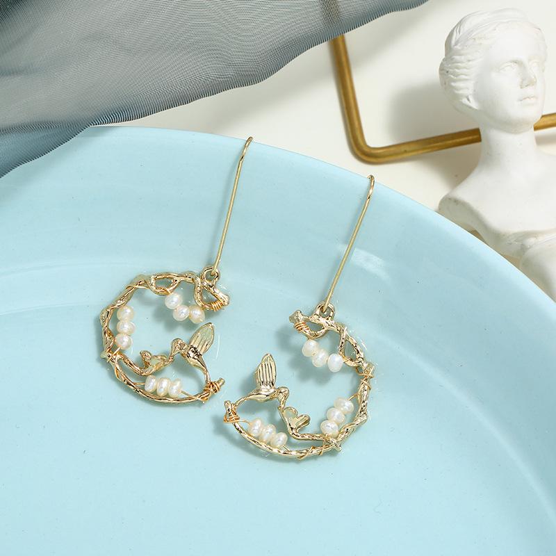 Light Luxury Baroque Freshwater Pearl Temperament Earrings Women's Face Skinny Silver Needle Retro Long Earrings Versatile Ear Jewelry