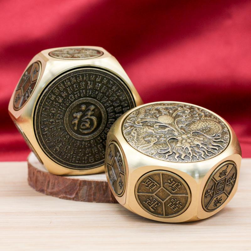Messing Rotierender Sechsseitiger Handheld Dekompressions Fitness Ball - Fingerspitzen Gyroskop Ornament Geschenk