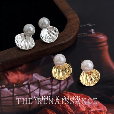Light Medieval Light Luxury Glass Pearl Stud Earrings Creative Shell Design Earrings Literary Interest Earrings
