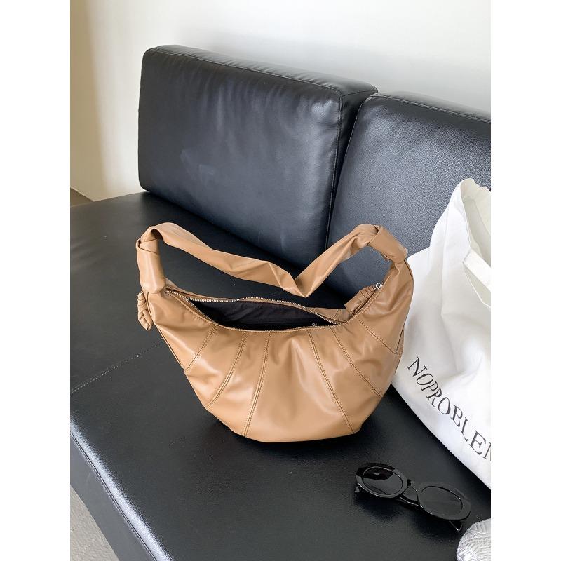 Новая женская сумка-пельмень из мягкой кожи большая вместимость на плечо летняя женская универсальная нишевая студенческая повседневная круассан 4759₽