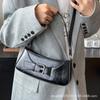 Korean niche style 2025 new foreign trend versatile underarm bag high-end texture baguette bag one-shoulder crossbody bag