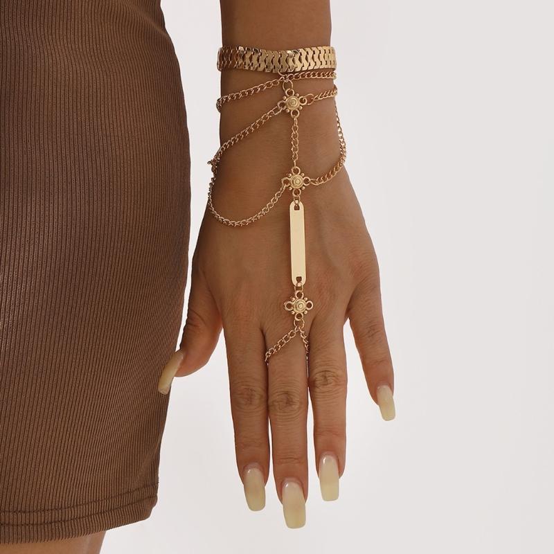 Multilayer Finger Linked Minimalist Bracelet Women Hand Chain Elegant Stackable Jewelry Suitable for Daily Party Wear