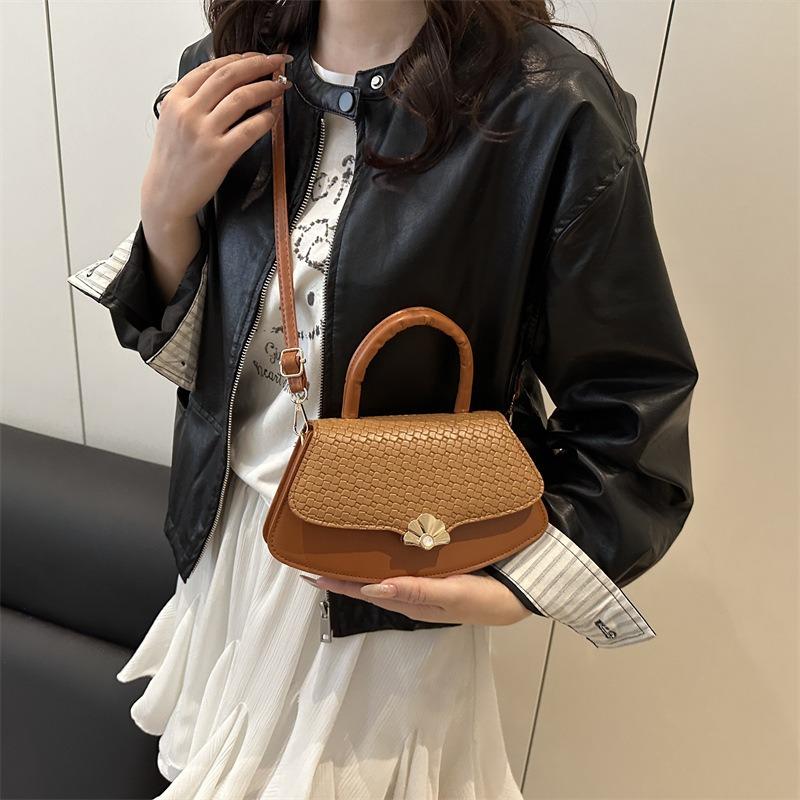 Fan Handbag Bag Women's Summer New Niche Design Shoulder Messenger Bag High Texture Fashion Messenger Bag