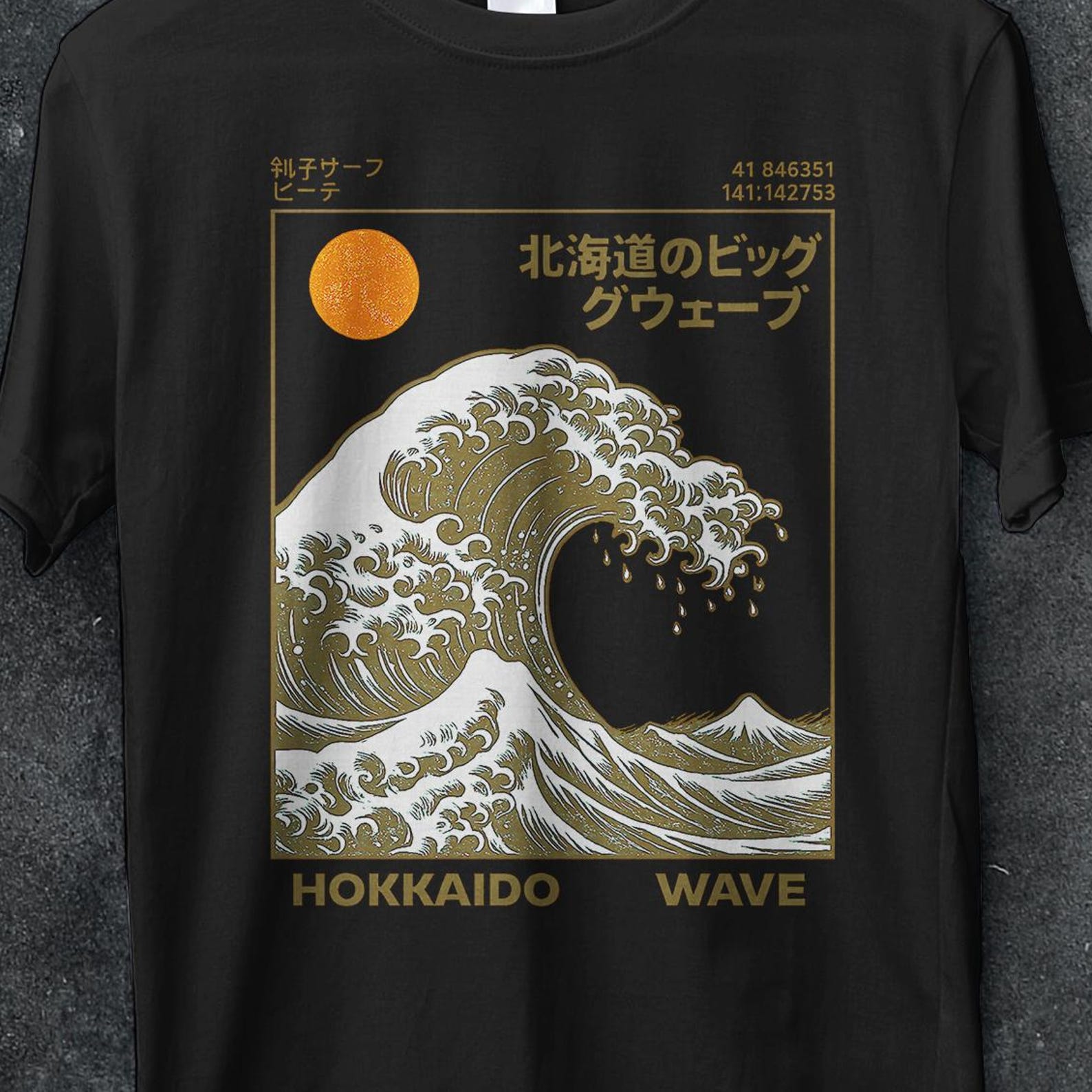 Hokkaido Wave Shirt, Retro Japanese Shirt, hokkaido tee, Japan shirt, Japanese Ukiyoe e shirt, the great wave off kanagawa, japanese shirt M