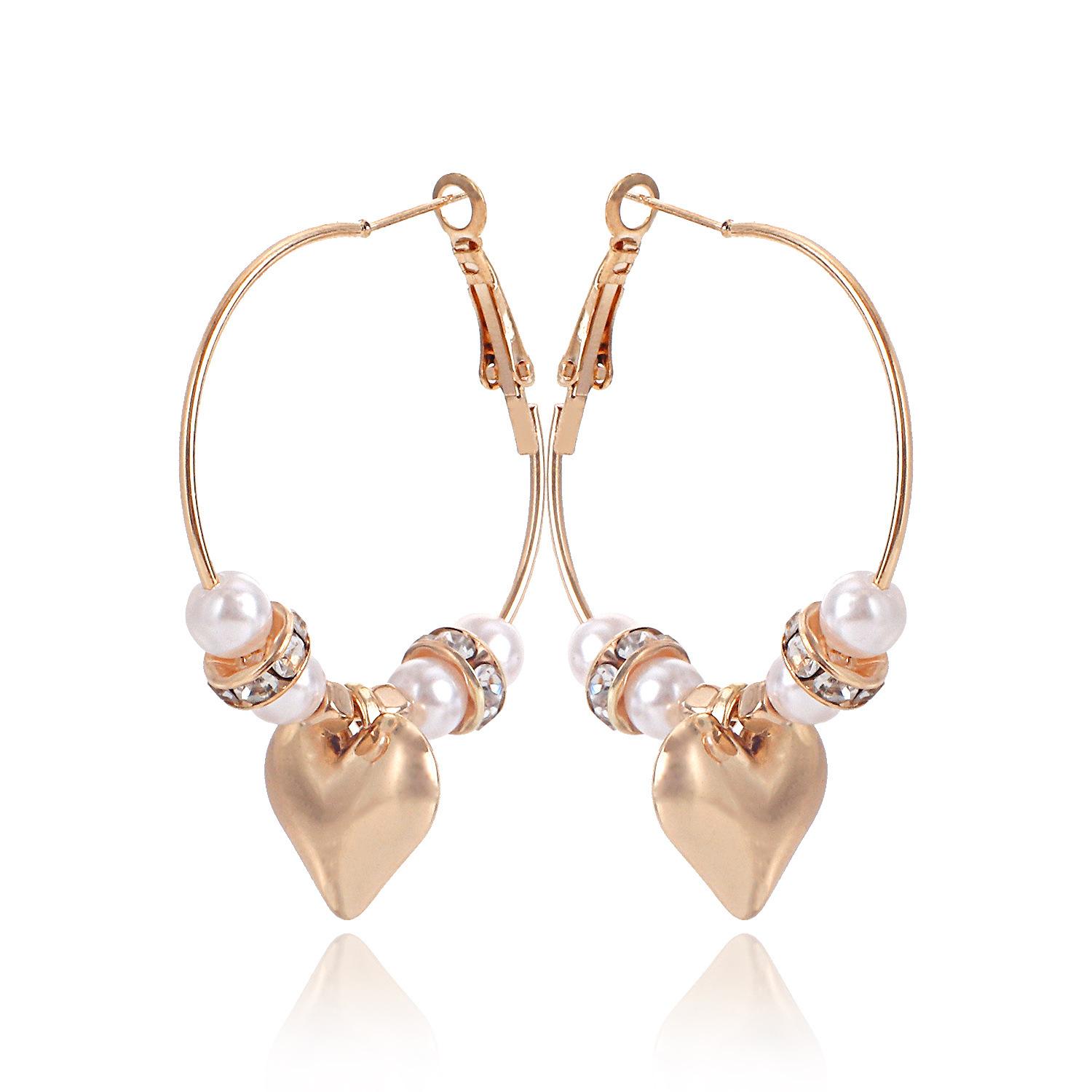 

European and American jewelry, designer creative micro-diamond-encrusted pearl love earrings, women s small curved earrings, earrings. золотий