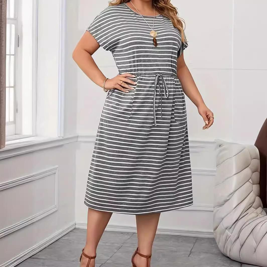 

Летнее свободное повседневное женское платье в полоску с короткими рукавами и карманами больших размеров 2XL серый