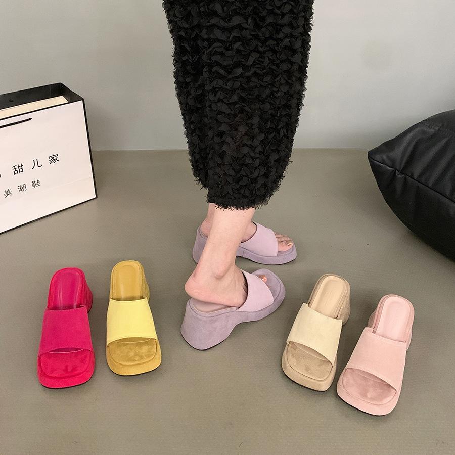 Small Retro Height-increasing Slippers Women's Shoes Wear 2025 New Summer Fashion Thick-soled Sandals