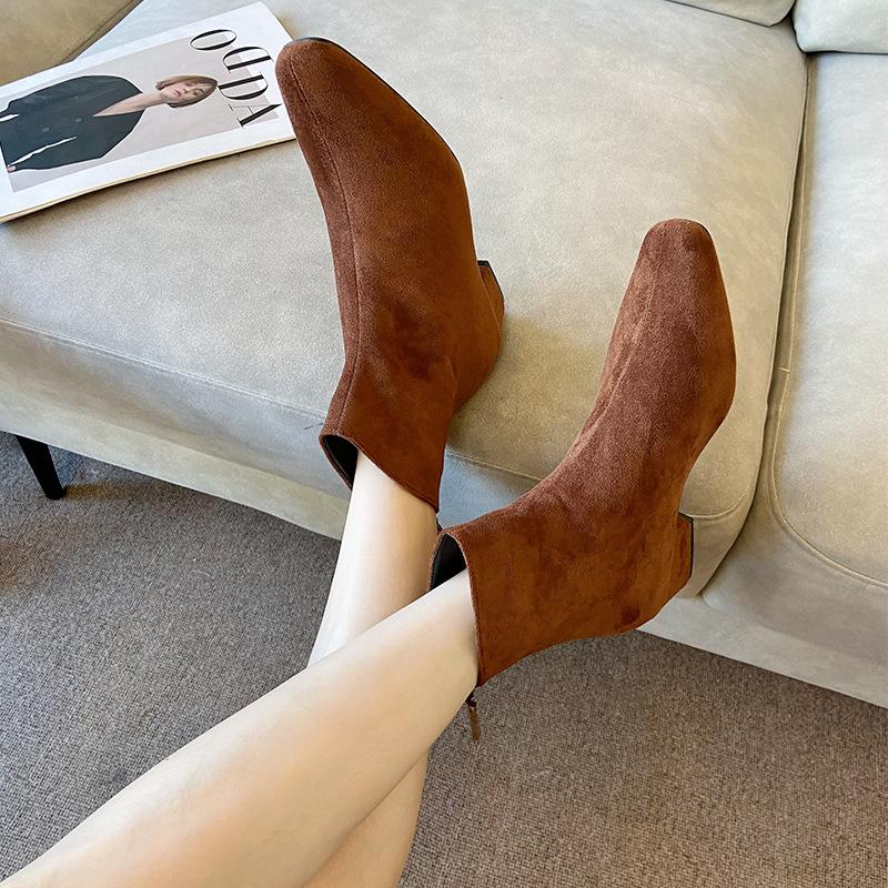 888-7 French retro skinny boots women's outer wear autumn and winter 2025 new models with skirts pointed short boots thick heels