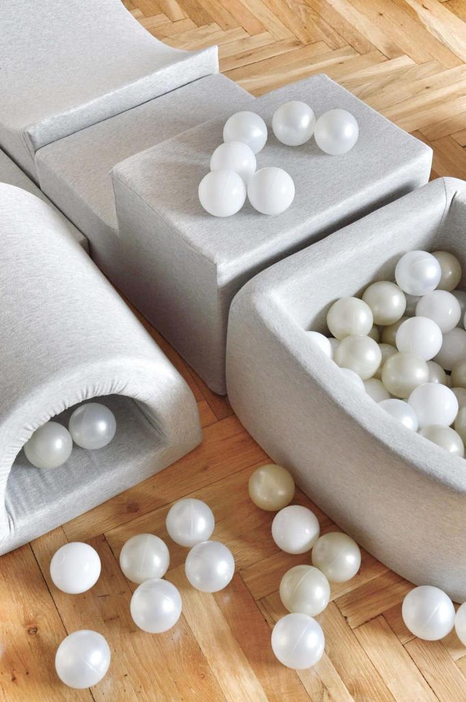 Dry pool 90x30cm light gray with 200 balls: pink, pearl, gray