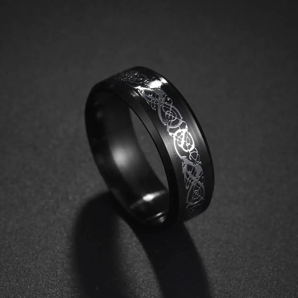 Fashion 8mm Men Stainless Steel Celtic Dragon Rings Inlay Black Carbon Fiber Rings For Men Wedding Band Jewelry