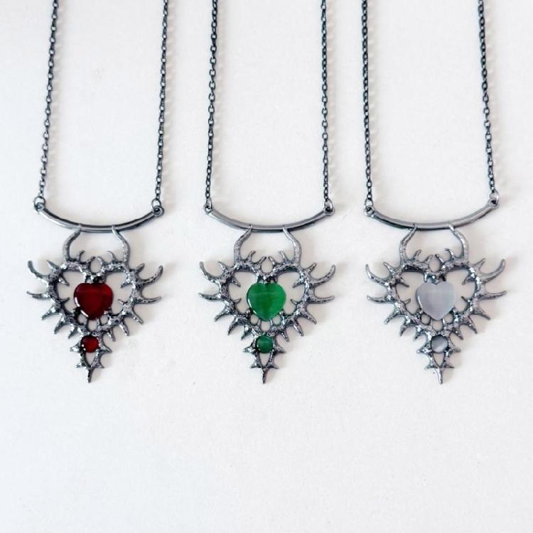 Trendsetting Rhinestones Encrusted Heart Necklace Fashion Accessory for Dates and Everyday Daily Use Casual Wear