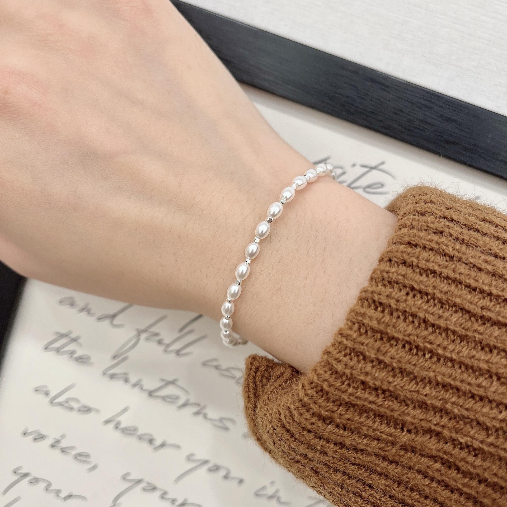 

Браслет из бисера с пресноводным жемчугом 2024 года — простой, универсальный, французский шик