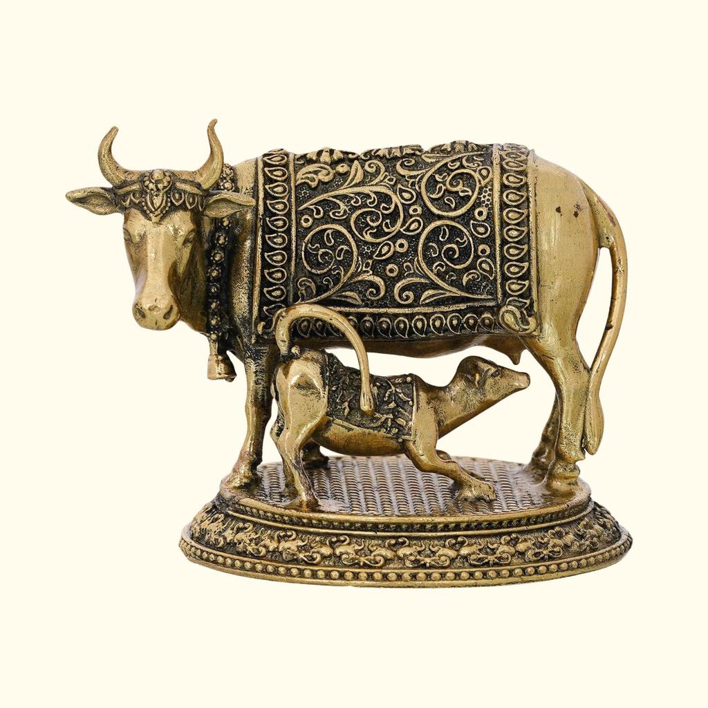 Standing Kamdhenu Cow With Calf Murti Vastu Gau Mata Idol, Brass - 2.4 Inch