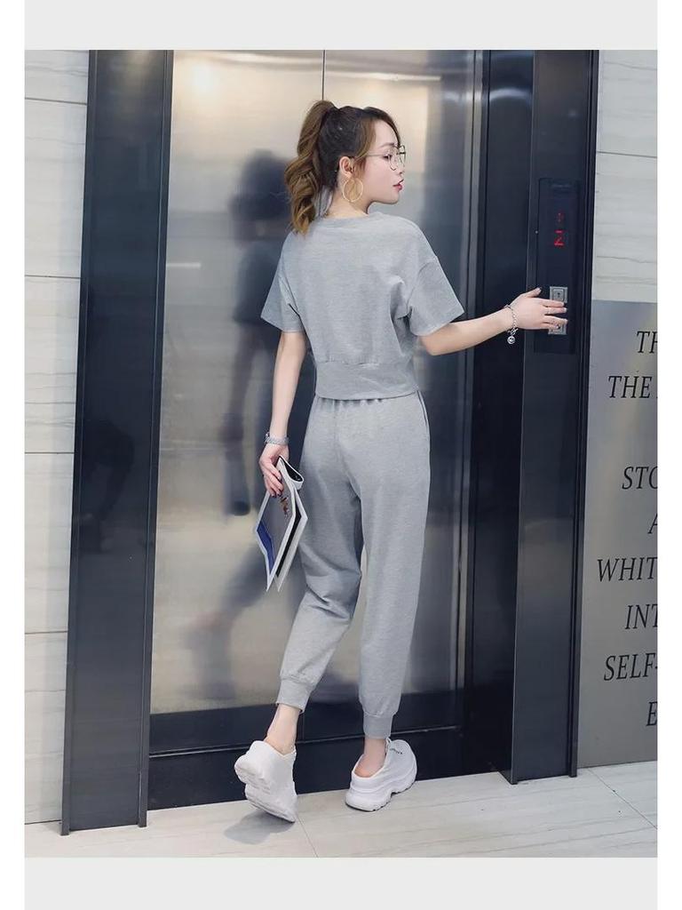 Women's 2025 Summer Casual Two-Piece Set: Short-Sleeved Loose Top & Nine-Point Pants