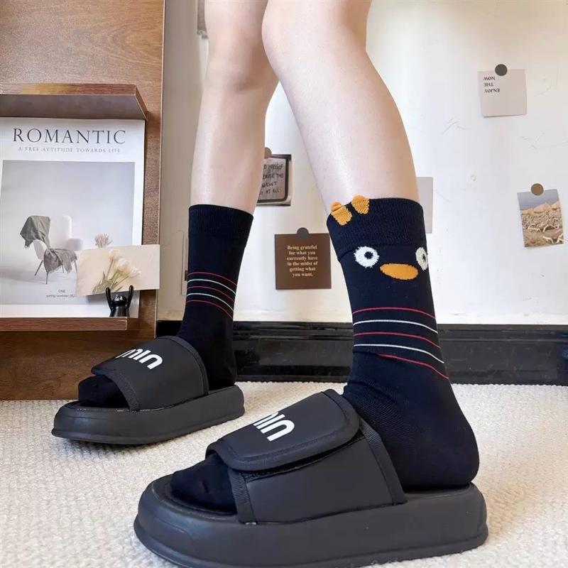 Cartoon, Trendy and Cute Penguin Socks, Women's Mid-calf Socks, Pure Cotton Boneless Creative and Cute Animal Pile Long Socks