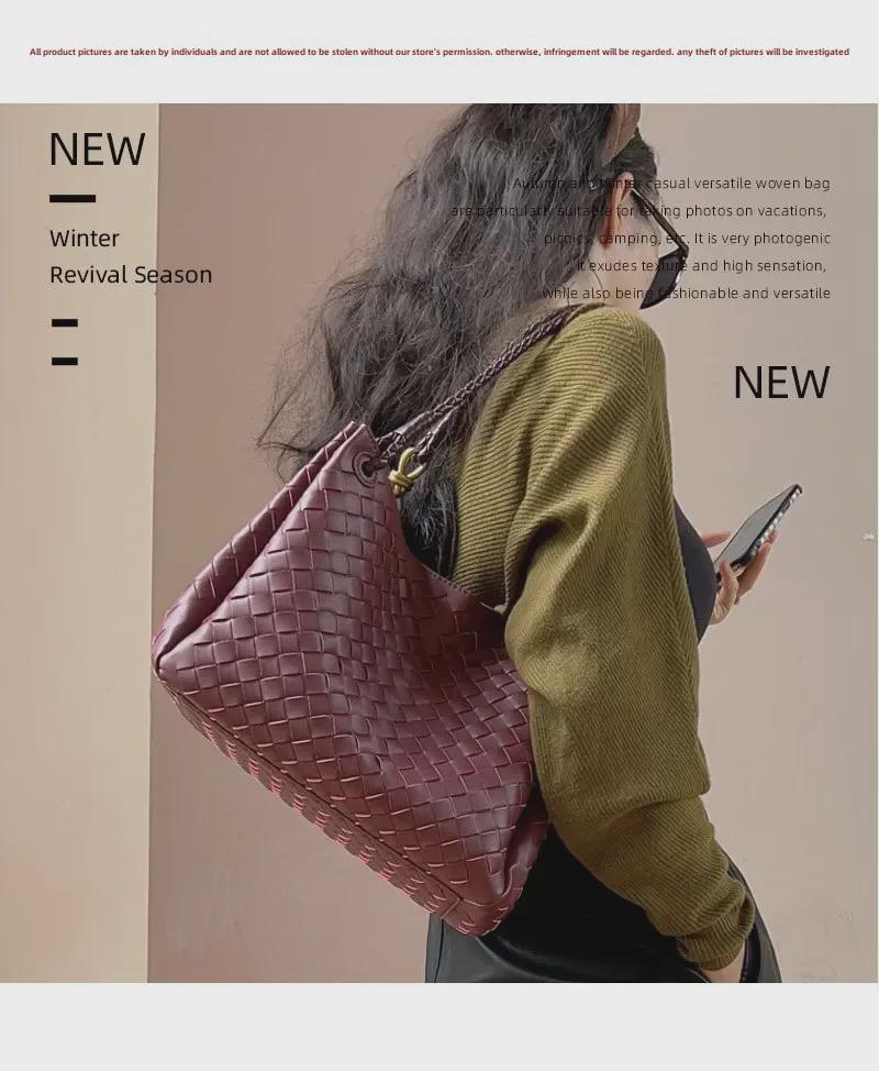 2024 Herbst/Winter Damen Handtasche aus echtem Leder, gewebt: Große Fallschirm-Umhänge- & Crossbody-Tasche