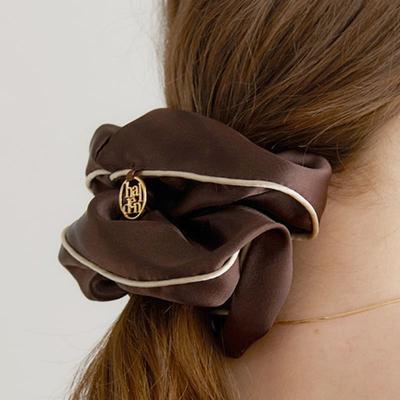 Halden Line Satin Logo Pendant Scrunchie (H010_brown)