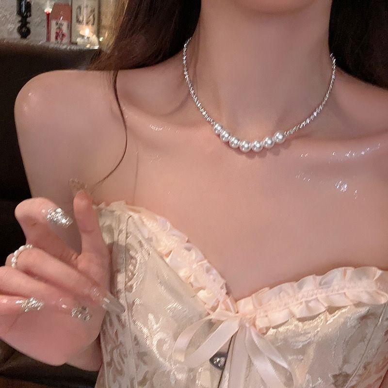 Broken Silver Pearl Necklace Design Advanced Sense Simple Temperament Collarbone Chain Female Butterfly Love Light Luxury Exquisite Neck Chain