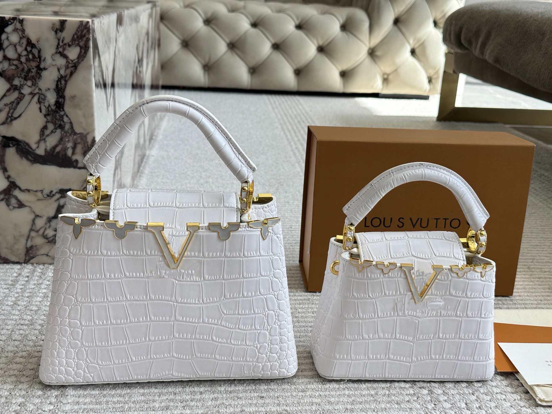 

Himalaya Carrop Genuine Cowhide Leather Handbag for Women 21x14x8 cm