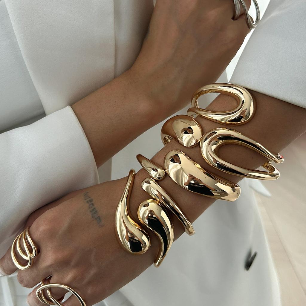 Hip-Hop Futuristic Metal Glossy Bracelet, Trendy Geometric Texture Water Drop Hug Bracelet Woman