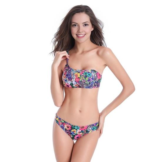 2Pcs/Set Summer Bikini Set Green Printing Sloping Shoulder Design Bra Low-rise Quick-Drying Fabric Bottoms Set Beach Pool Swimwear