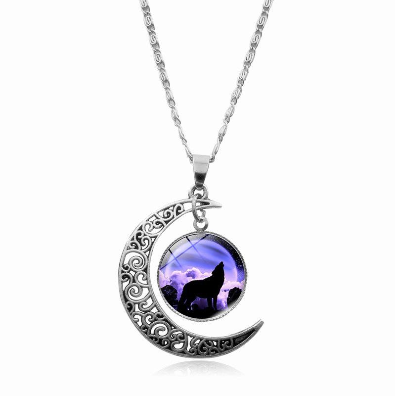 Howling Wolf Moon Time Gemstone Pendant Necklace Women's Versatile Collarbone Chain Accessory