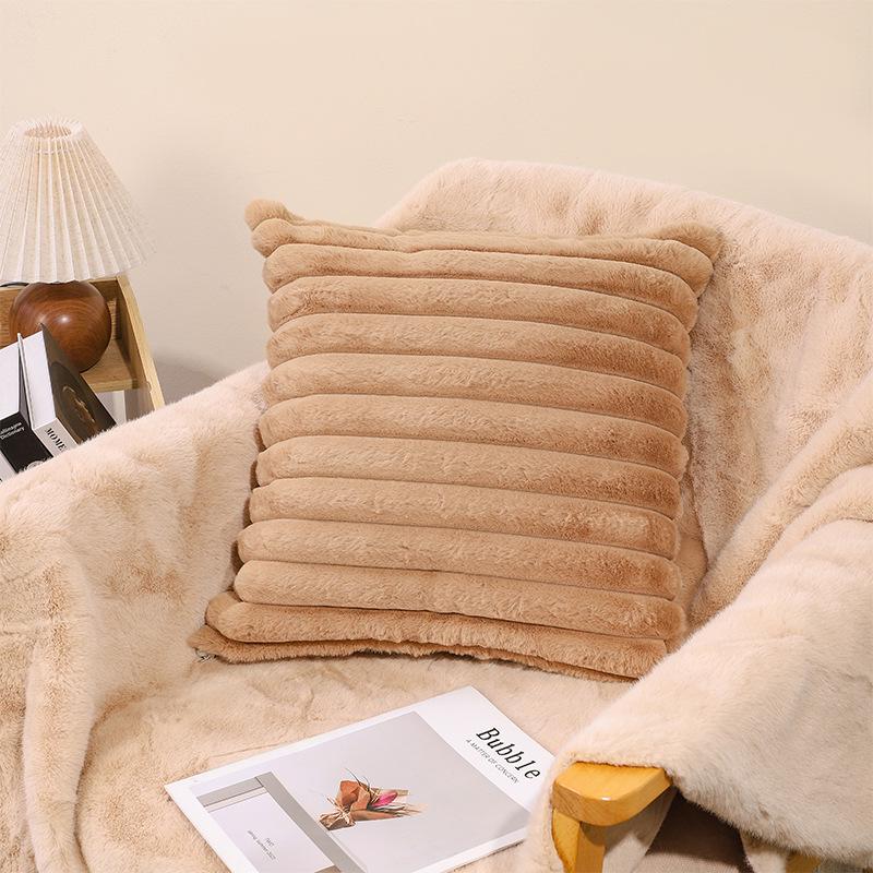 Modern Minimalist Plush Pillowcase 45x45/50x50 for Leisure and Entertainment