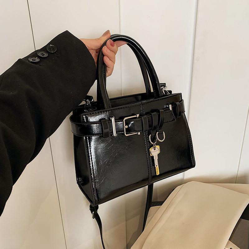 Retro Small Bag Women's Versatile New Niche Design Shoulder Messenger Bag Portable Small Square Bag