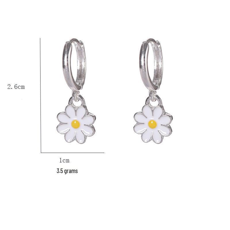 Mori-kei Floral Daisy Stud Earrings for Women - Girly, INS Style, Short Design серебряный