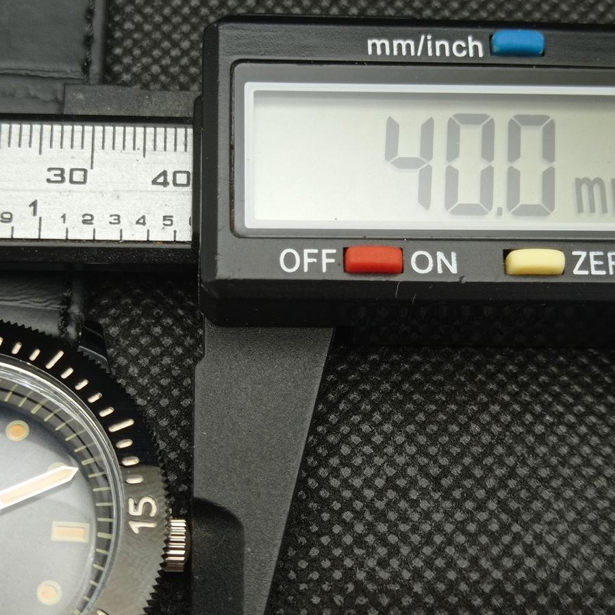40MM REFURBISHED TITUS MOVABLE BEZEL SWISS MENS BLACK DIAL WATCH A425321-2 RL-a425321