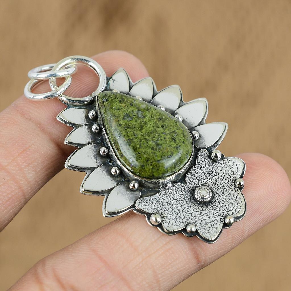Natural Gogunjula Gemstone Pendant Green 925 Sterling Silver Indian Jewelry