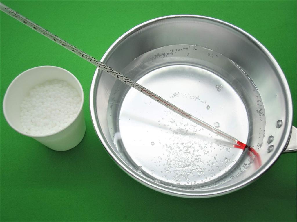 [Pipitto] Free Crafting - Hardening Plastic - Amazing Material - Easy DIY with Hot Water - Plastic Material - Eco Pack - Granular (500g)