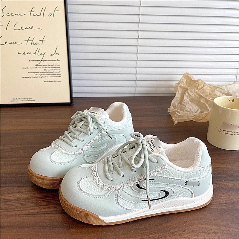 New Casual and Versatile Flat Sports Shoes for Women