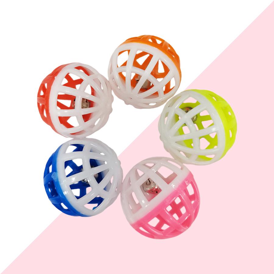 10 Stück Katzenspielzeug aus Kunststoff mit Geräuschen, runde, bunte Spielbälle mit Glöckchen und Hohlkörper