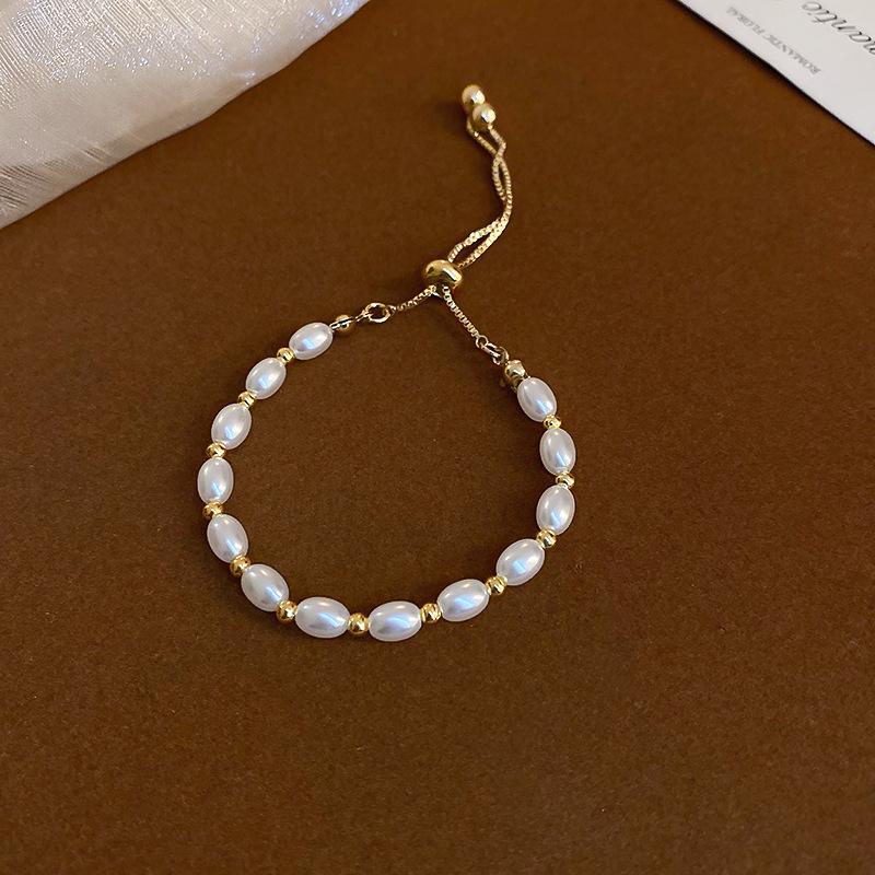 Vintage French Style T-Shaped Pearl Buckle Heart Bracelet for Women