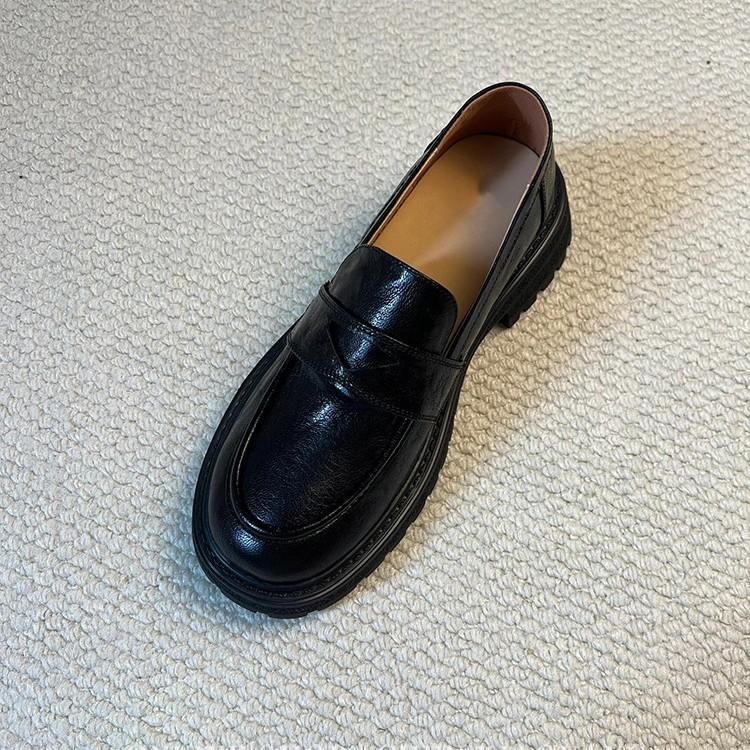Sheepskin commuting thick-soled loafers women's retro British style round head one pedal simple professional small leather shoes are not tired