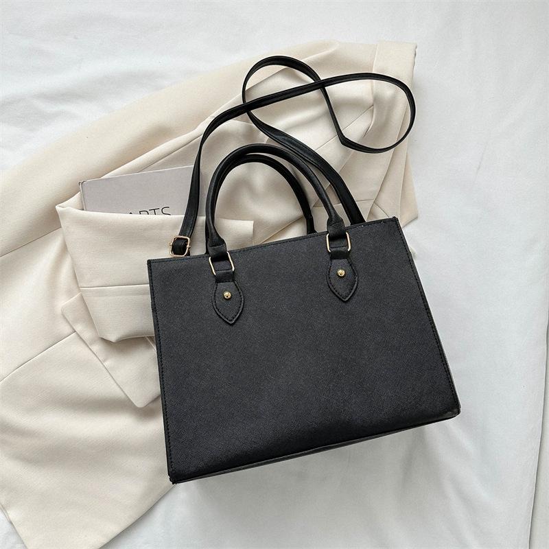 

Повседневная и красивая сумка-тоут, модная простая сумка-мессенджер, летняя новая сумка 2024 года, модная простая сумка через плечо чёрный