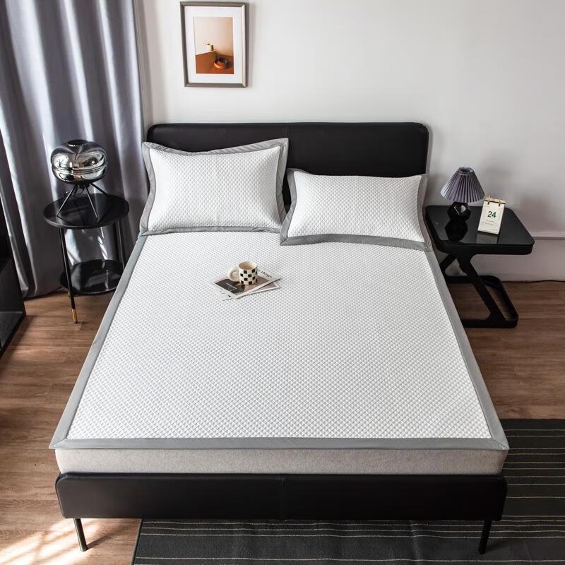 JINGRUIXIANG Cooling Ice Silk 3-Piece Bed Mat Set
