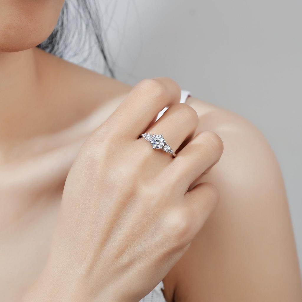 1 Carat Moissanite Classic Six-Claw S925 Silver Ring for Women